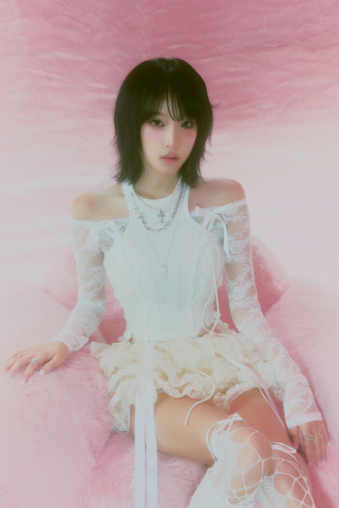 최예나 Blooming Wings 콘셉트 포토